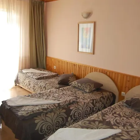 варненци Hotel 2*